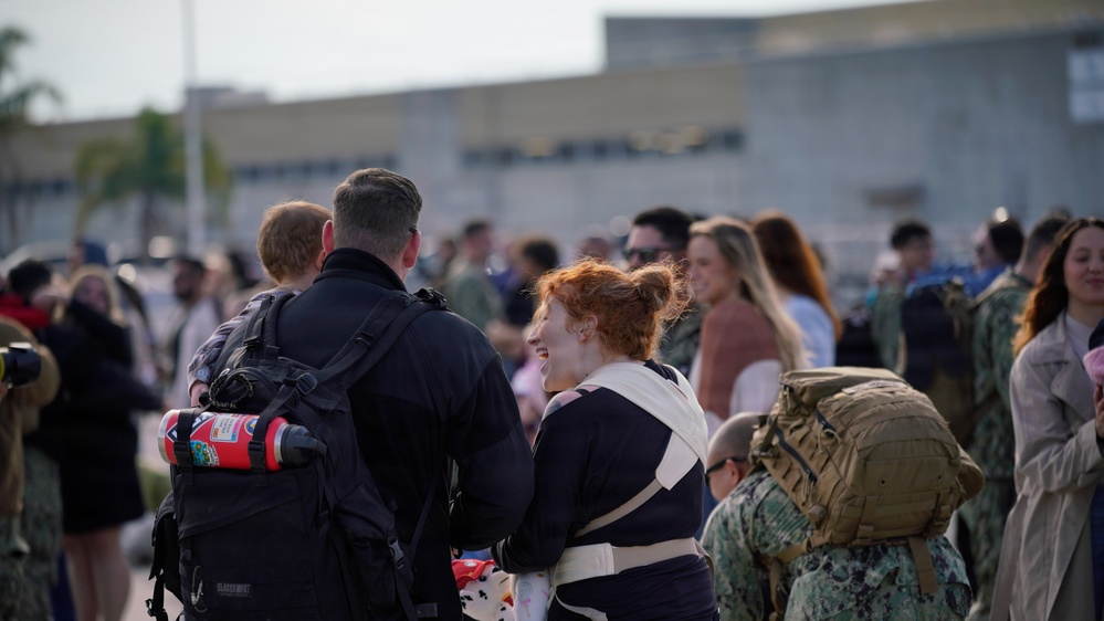 NMCB 4 Seabees Advance Party Comes Home