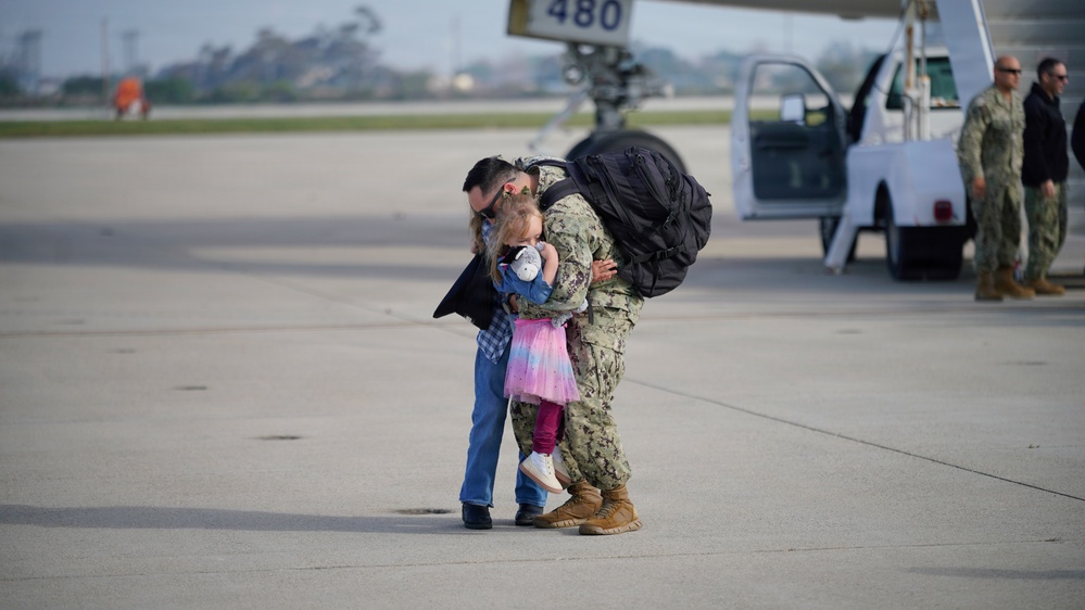 NMCB 4 Seabees Advance Party Comes Home