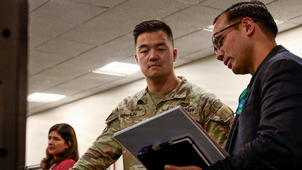 Lightning Surge: 25th ID Evaluates Next Generation Command and Control