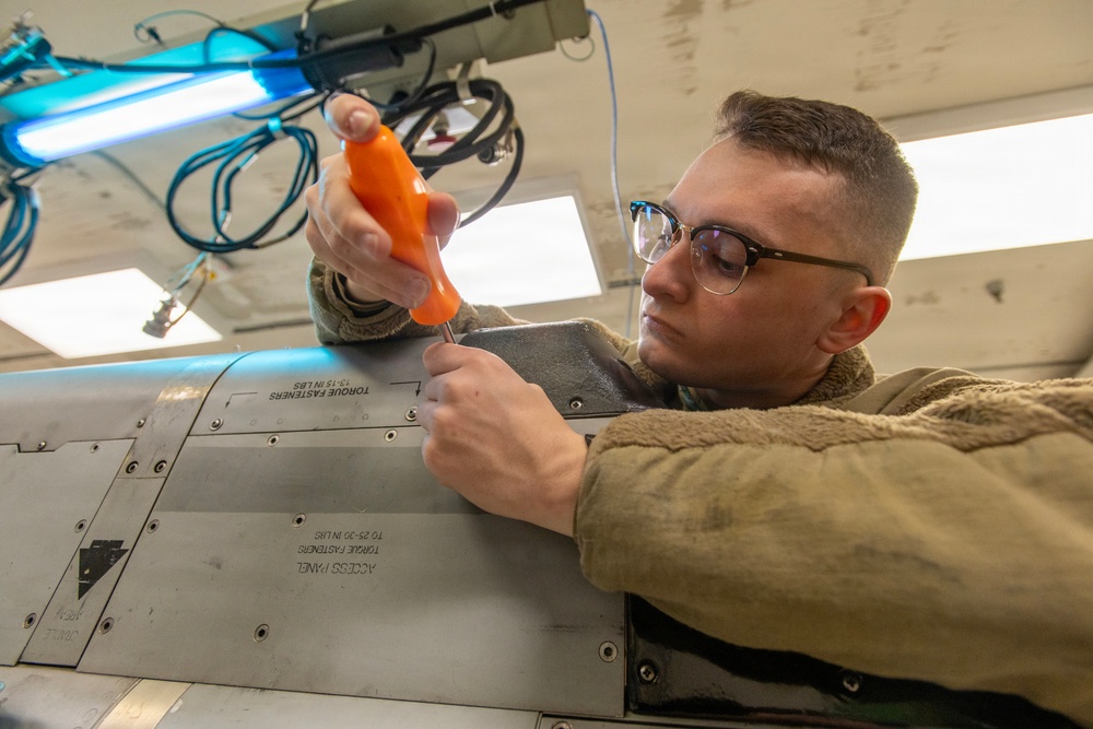 Electronic Warfare Airmen sustain mission readiness at McEntire