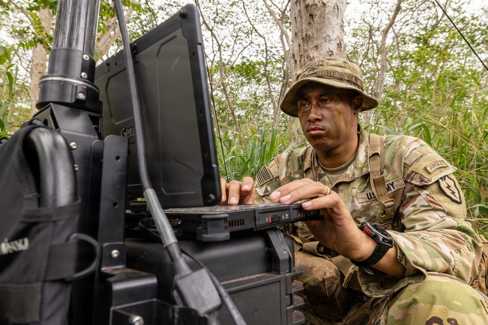 Lightning Surge: 25th ID Evaluates Next Generation Command and Control