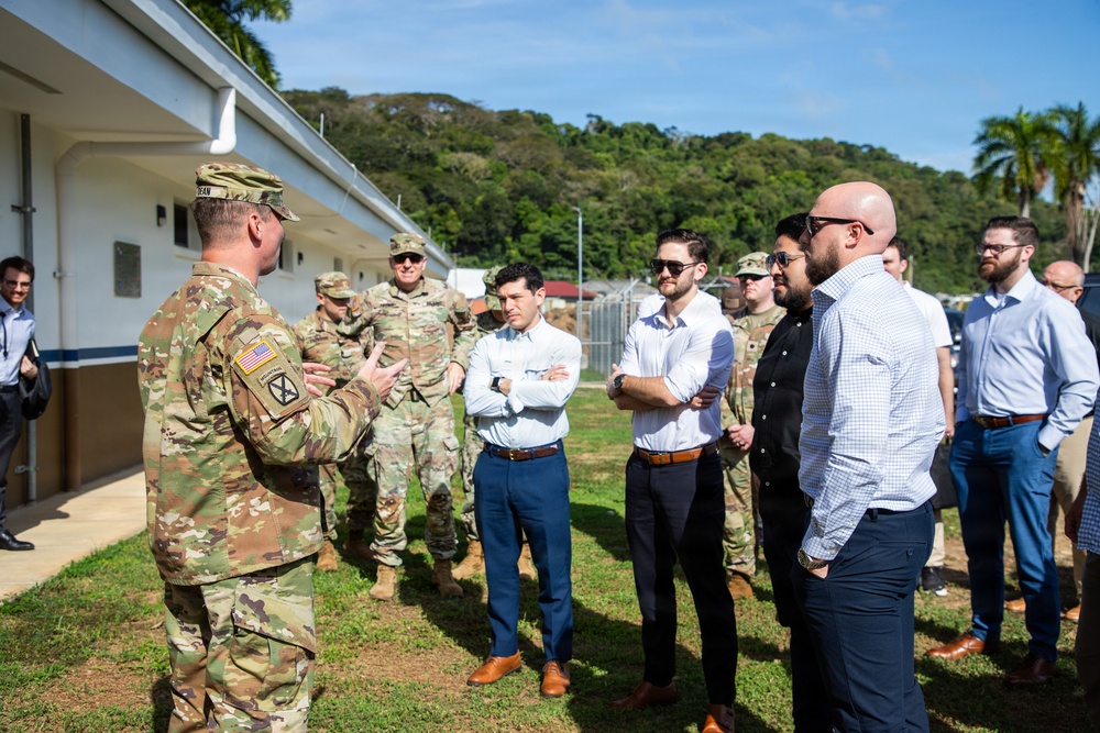 Office of the Secretary of War visits Panamá