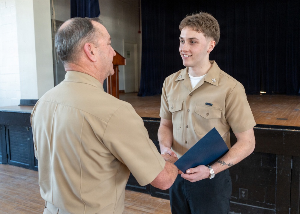 MCPON Visits Sailors on Fort George G. Meade