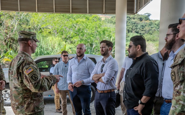 Office of the Secretary of War visits Panamá