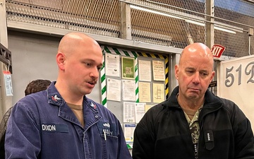 VCNO Visits NAS Whidbey Island