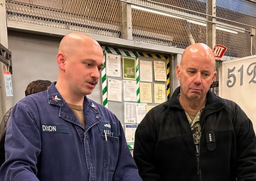 VCNO Visits NAS Whidbey Island