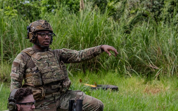 Office of the Secretary of War visits Panamá