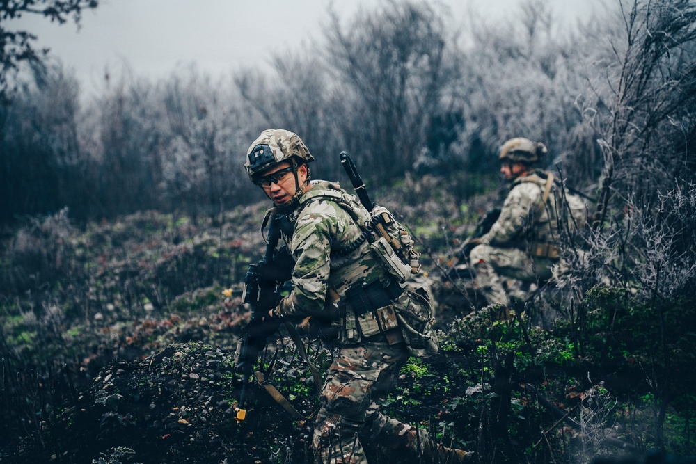 5th SFAB conducts team live fire training
