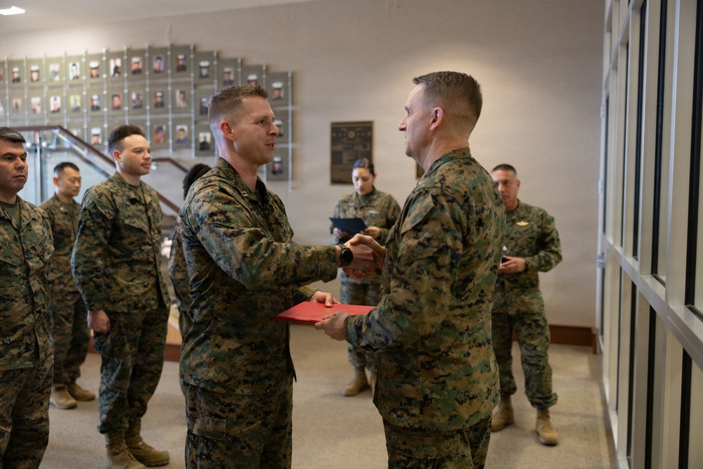 Marine Forces Reserve Chaplain receives Distinguished Service Award