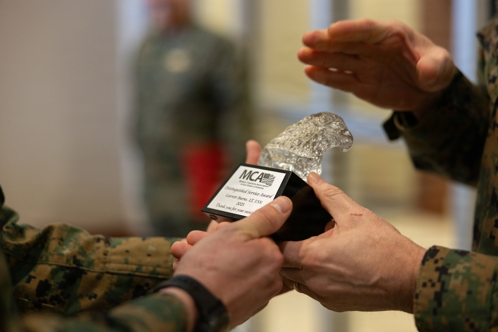 Marine Forces Reserve Chaplain receives Distinguished Service Award