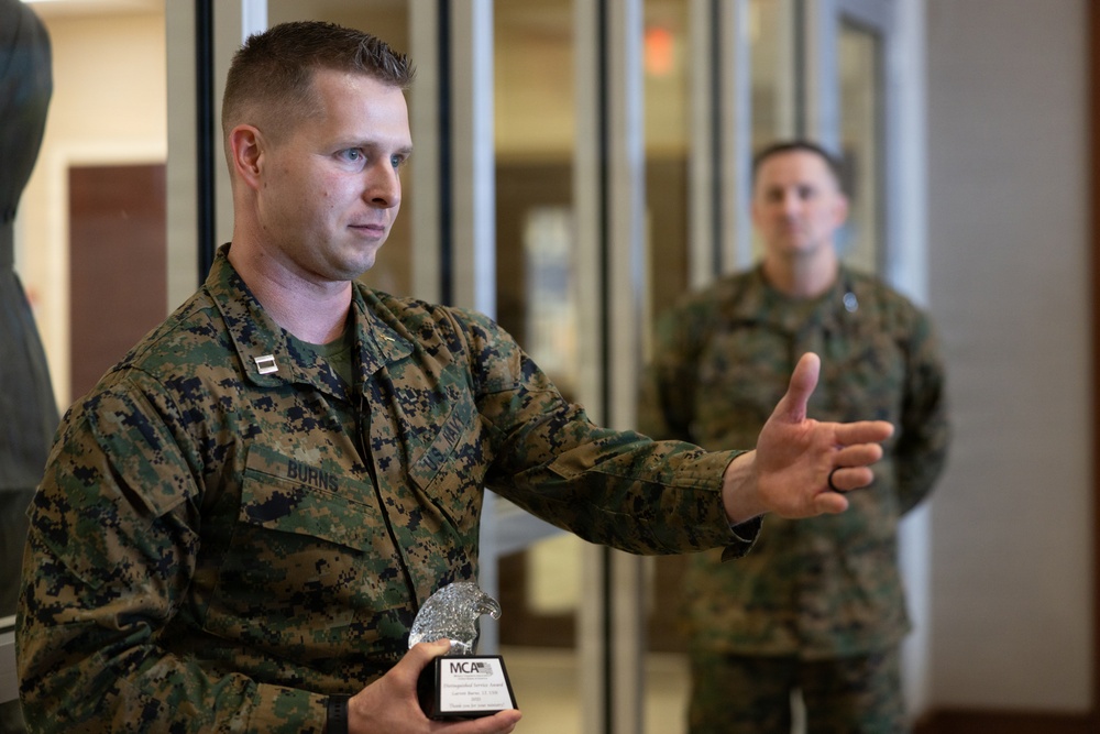 Marine Forces Reserve Chaplain receives Distinguished Service Award
