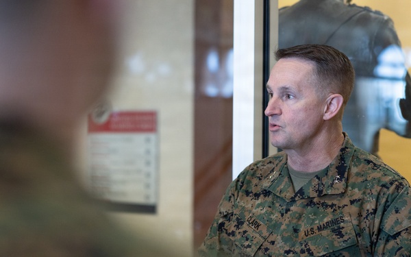 Marine Forces Reserve Chaplain receives Distinguished Service Award