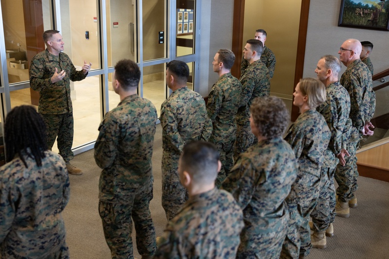 Marine Forces Reserve Chaplain receives Distinguished Service Award