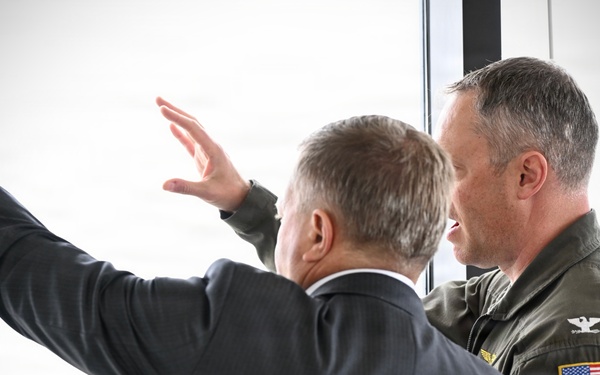 The Assistant Secretary of the Navy, EI&amp;E visits NAS Oceana