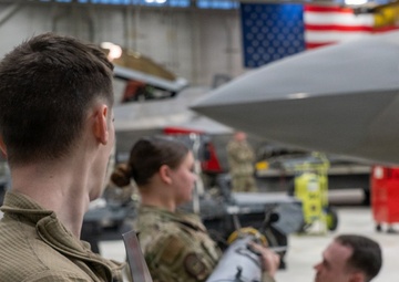 Weapons, Ammo Crews Turn Fast Jets into Fast, Lethal Jets