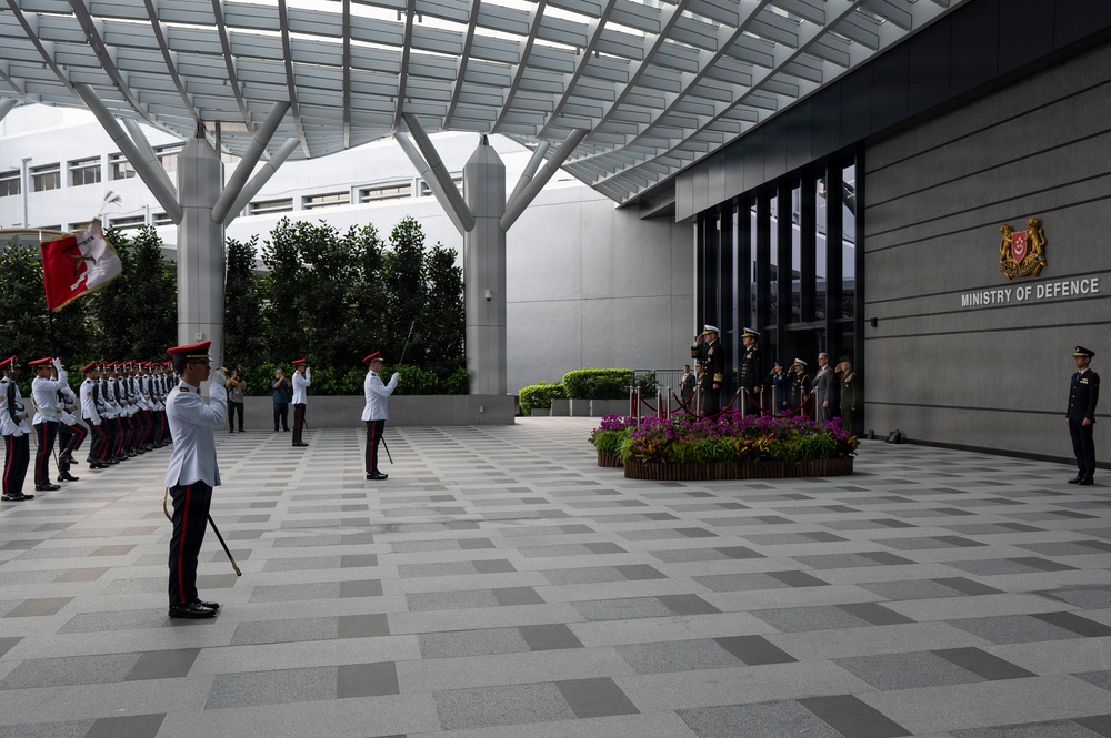 USINDOPACOM commander reinforces U.S.- Singapore defense partnership during Singapore visit