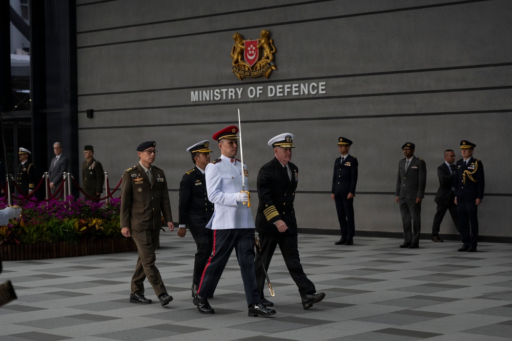 USINDOPACOM commander reinforces U.S.- Singapore defense partnership during Singapore visit