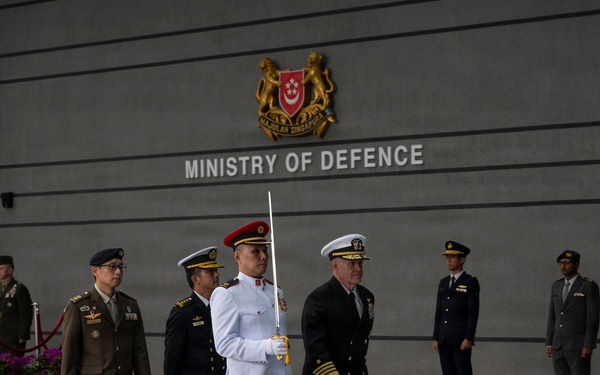 USINDOPACOM commander reinforces U.S.- Singapore defense partnership during Singapore visit