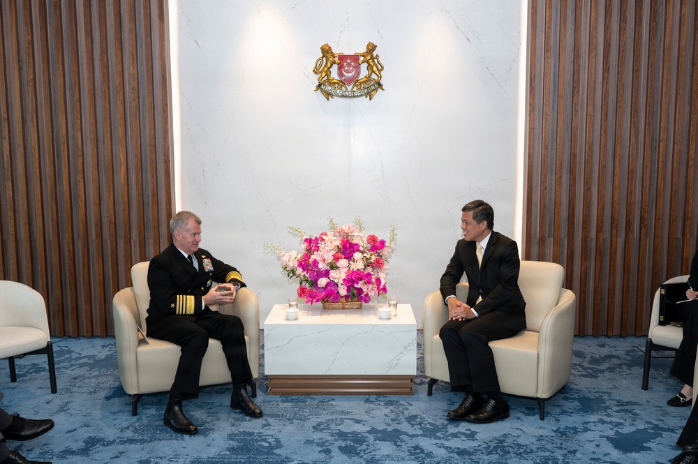 USINDOPACOM commander reinforces U.S.- Singapore defense partnership during Singapore visit