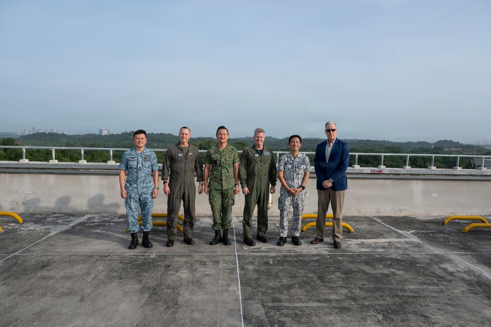 USINDOPACOM commander reinforces U.S.- Singapore defense partnership during Singapore visit