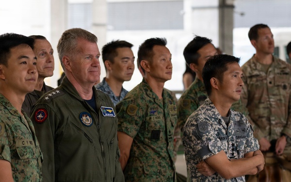 USINDOPACOM commander reinforces U.S.- Singapore defense partnership during Singapore visit