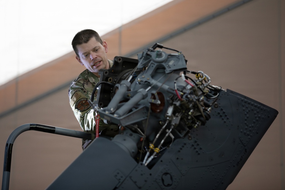 176th AMXS maintainers prep the AKANG’s newest HH-60W Jolly Green II