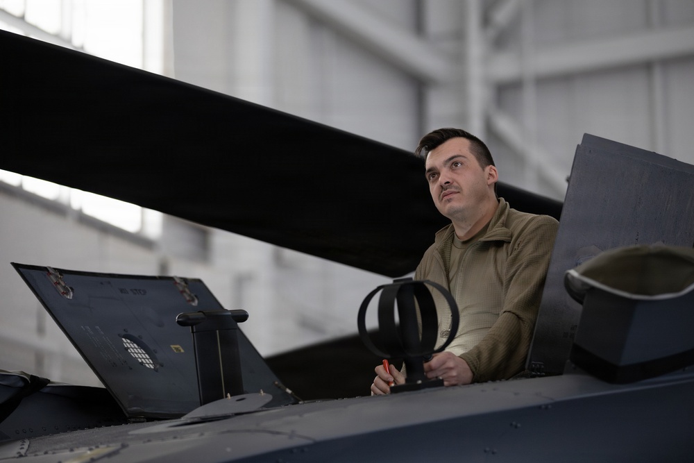 176th AMXS maintainers prep the AKANG’s newest HH-60W Jolly Green II