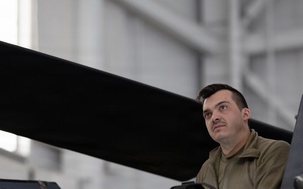 176th AMXS maintainers prep the AKANG’s newest HH-60W Jolly Green II