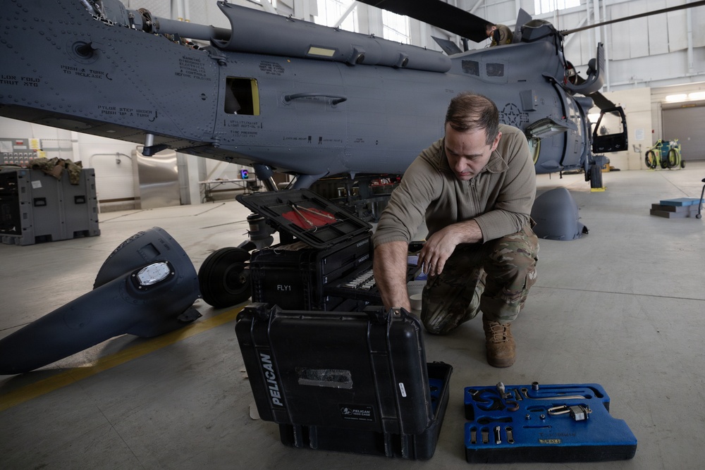 176th AMXS maintainers prep the AKANG’s newest HH-60W Jolly Green II