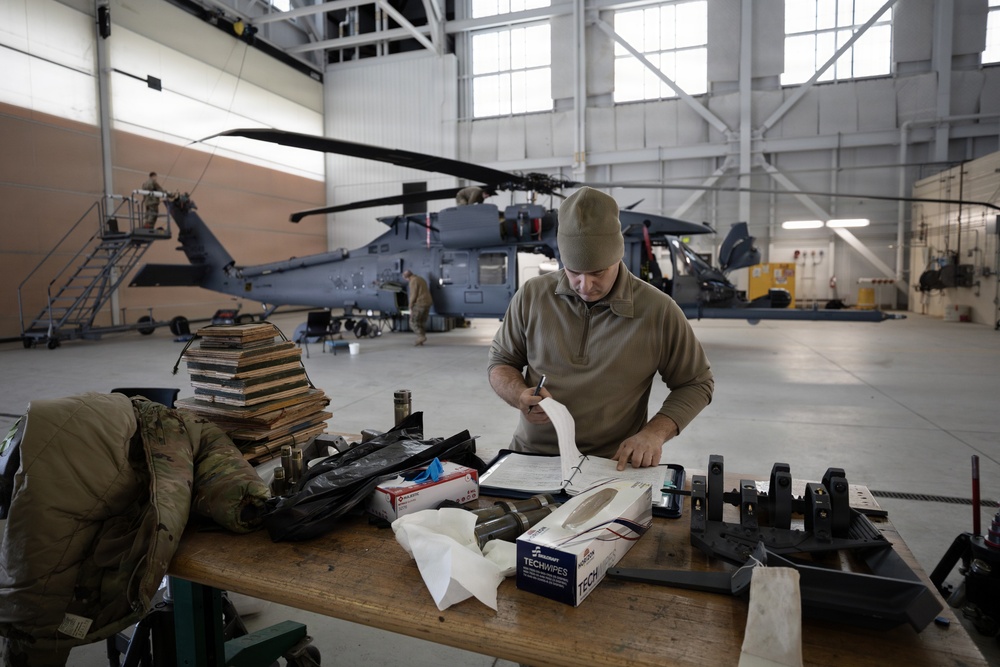 176th AMXS maintainers prep the AKANG’s newest HH-60W Jolly Green II
