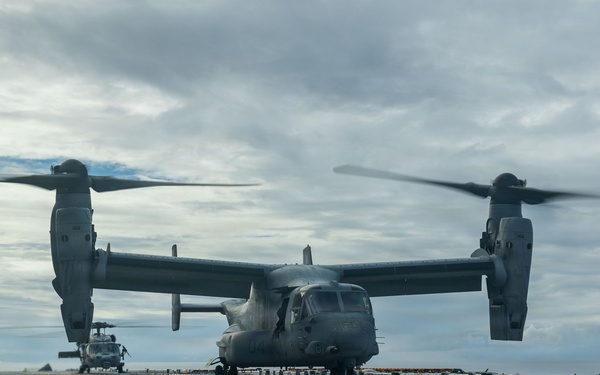11th MEU Marines, Sailors Conduct Flight Deck Operations Aboard USS Boxer