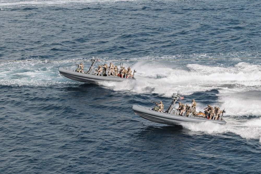 11th MEU Marines, Sailors Conduct VBSS Exercise