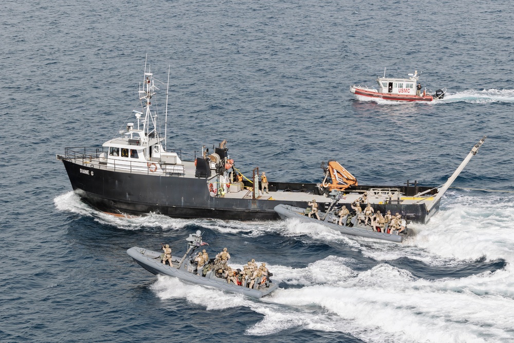 11th MEU Marines, Sailors Conduct VBSS Exercise