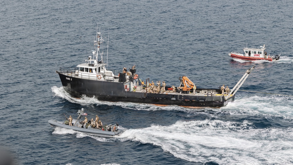 11th MEU Marines, Sailors Conduct VBSS Exercise