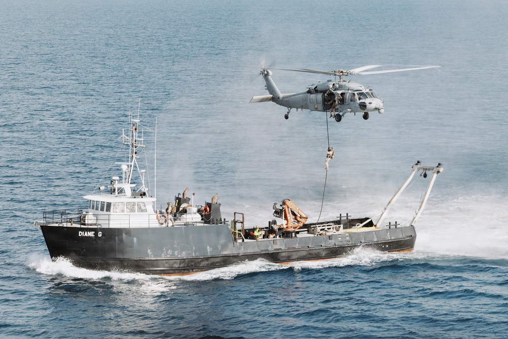 11th MEU Marines, Sailors Conduct VBSS Exercise