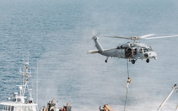 11th MEU Marines, Sailors Conduct VBSS Exercise