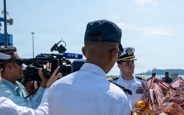 USS Cincinnati (LCS 20) arrives in Ream Naval Base, Cambodia