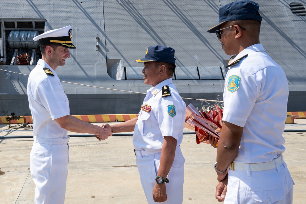 USS Cincinnati (LCS 20) arrives in Ream Naval Base, Cambodia