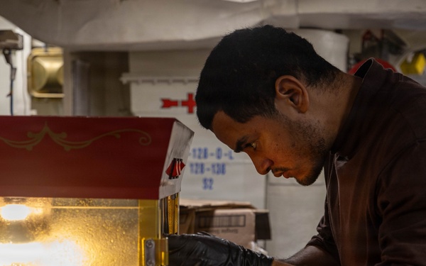 Abraham Lincoln makes popcorn