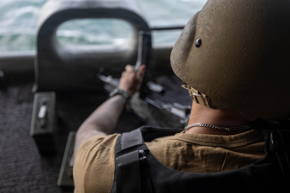 Abraham Lincoln conducts gun quarters