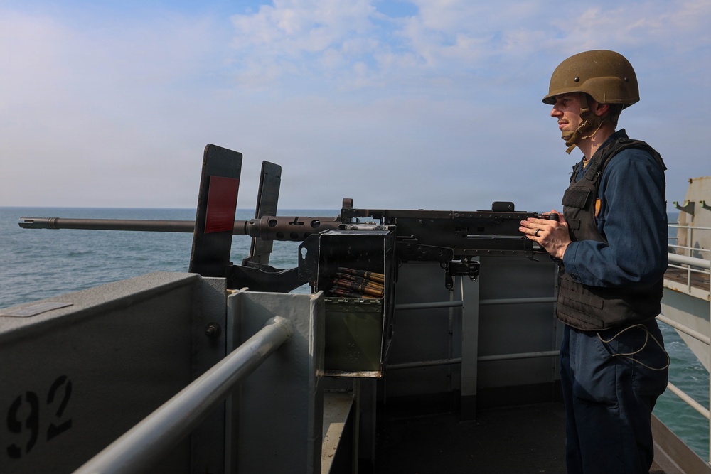 Abraham Lincoln conducts gun quarters