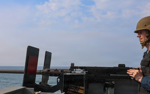 Abraham Lincoln conducts gun quarters