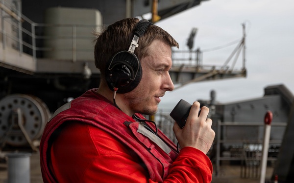 Abraham Lincoln conducts gun quarters