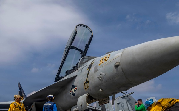 Abraham Lincoln conducts aircraft maintenance