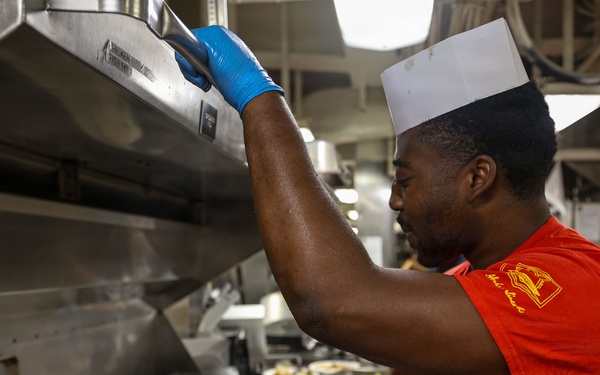 Abraham Lincoln serves Sunday brunch