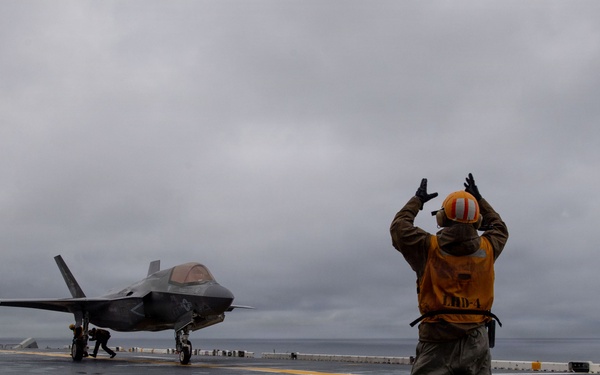 Boxer Conducts Flight Operations