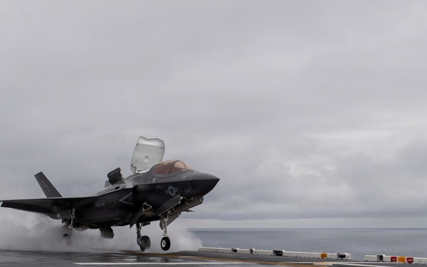 Boxer Conducts Flight Operations