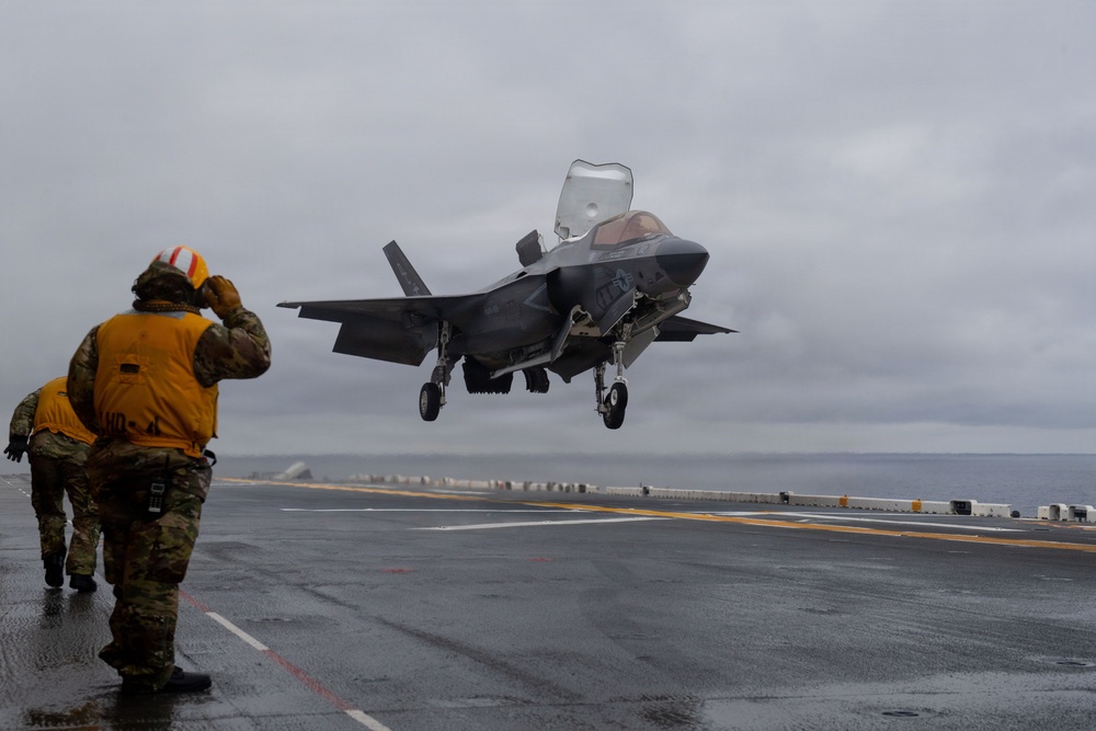 Boxer Conducts Flight Operations