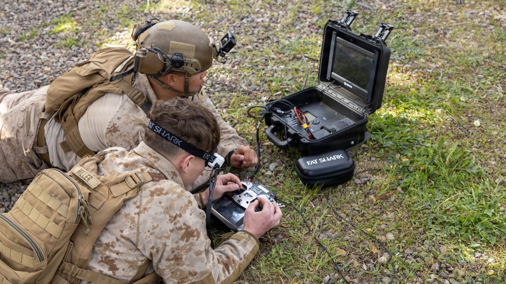 1st Marine Division Schools hosts small attack drone operators course