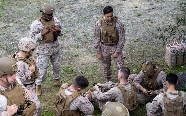 1st Marine Division Schools hosts small attack drone operators course